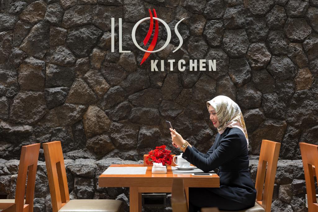 Ilos Hotel Бандунг Екстериор снимка