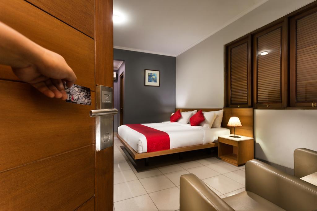 Ilos Hotel Бандунг Екстериор снимка