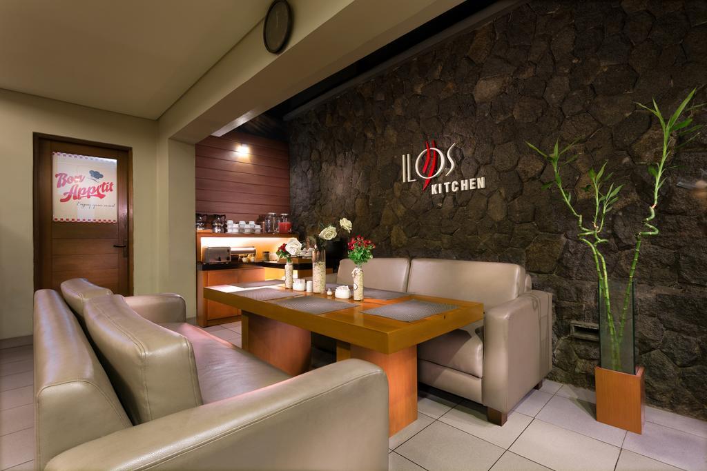 Ilos Hotel Бандунг Екстериор снимка