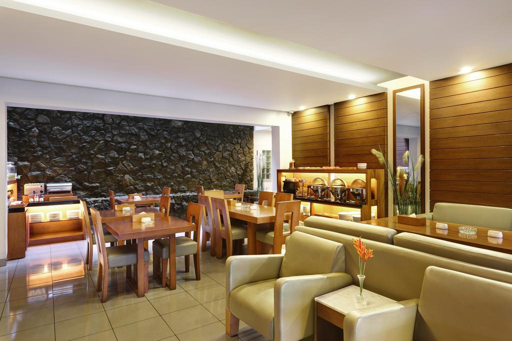Ilos Hotel Бандунг Екстериор снимка