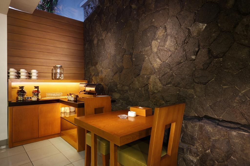 Ilos Hotel Бандунг Екстериор снимка