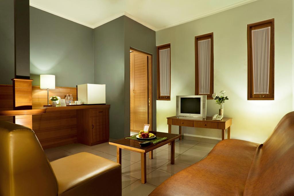 Ilos Hotel Бандунг Екстериор снимка