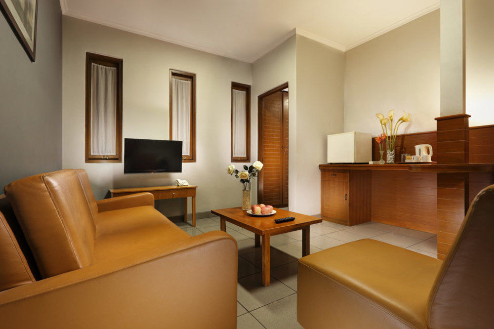 Ilos Hotel Бандунг Екстериор снимка