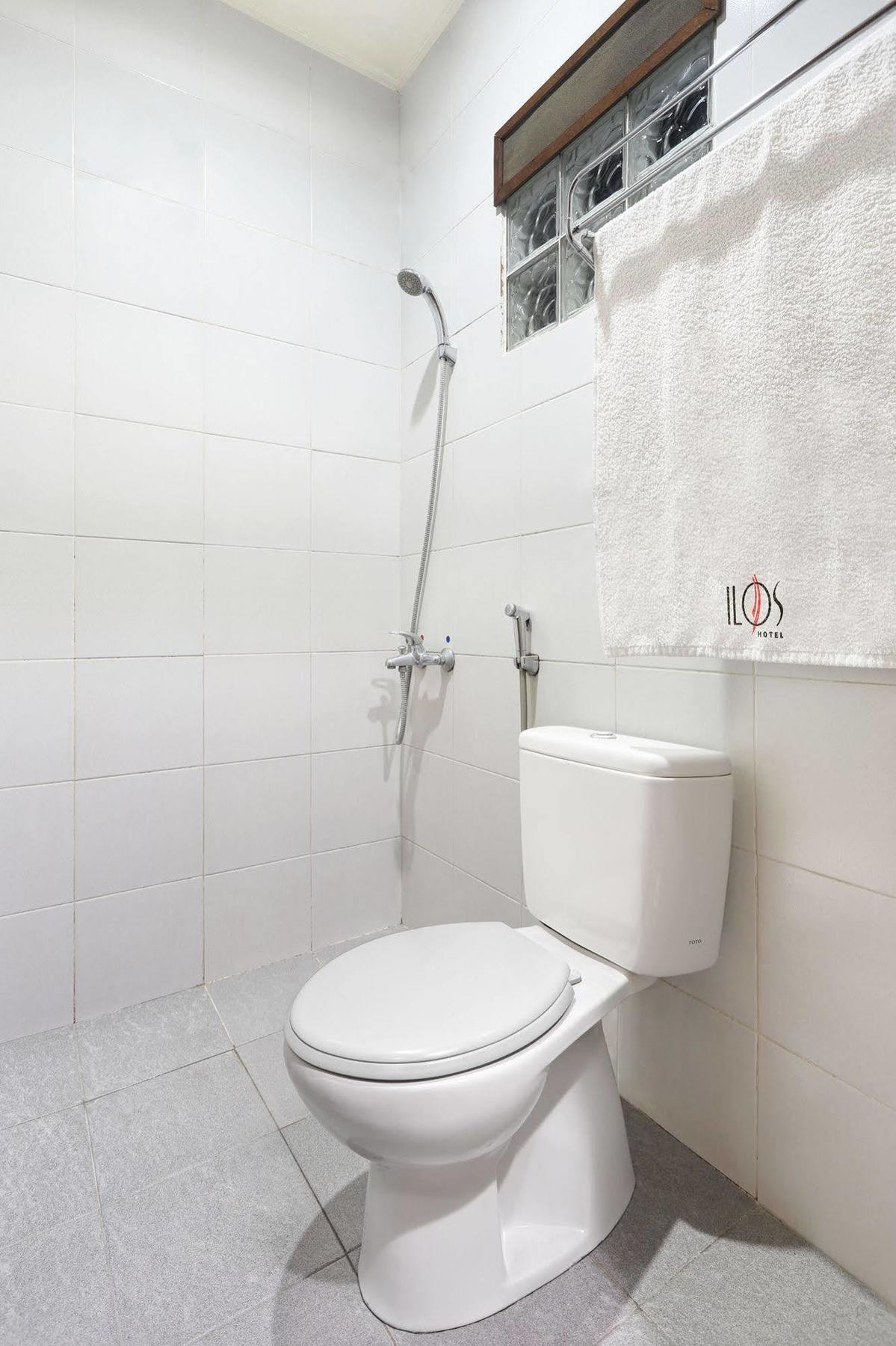 Ilos Hotel Бандунг Екстериор снимка