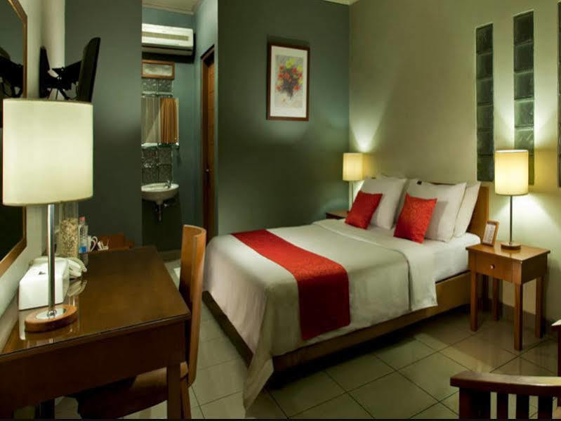 Ilos Hotel Бандунг Екстериор снимка